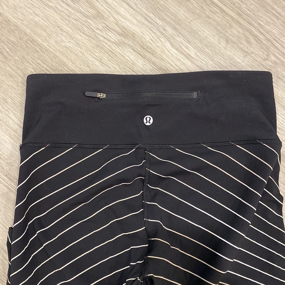 Lululemon | Black Speed Wunder Tight Reflective | Size 6 - Picture 8 of 10